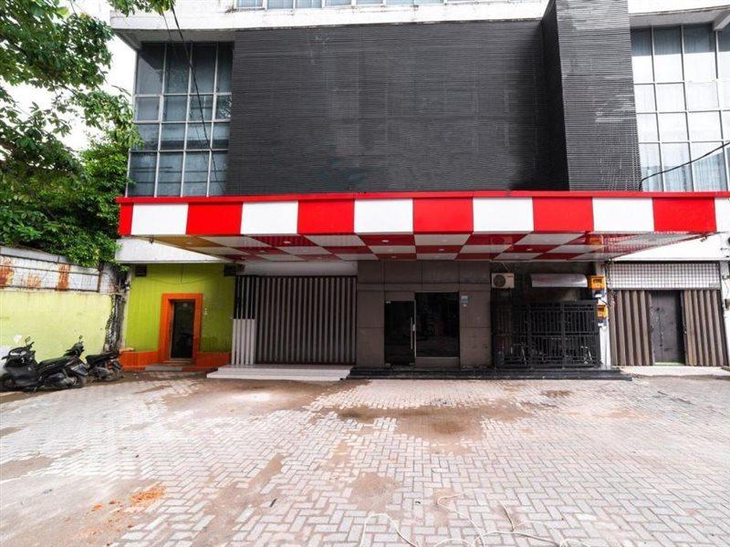 Glamour Hotel&Spa Medan Esterno foto